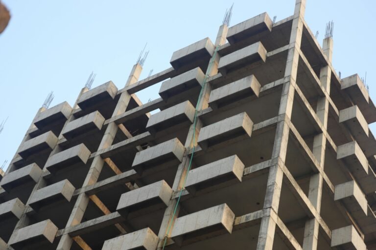 Key Considerations for Maintaining and Repairing Concrete Walls