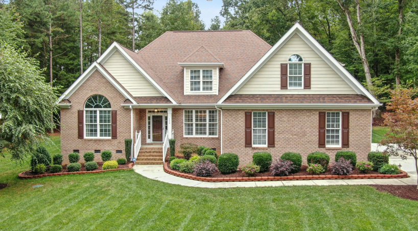 Choosing the Right Materials for a Durable Custom Home